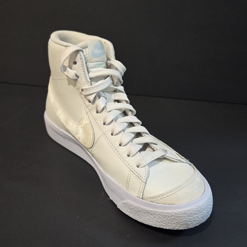 Nike Blazer Mid '77 Vintage Boys White Basketball Sneakers 5Y